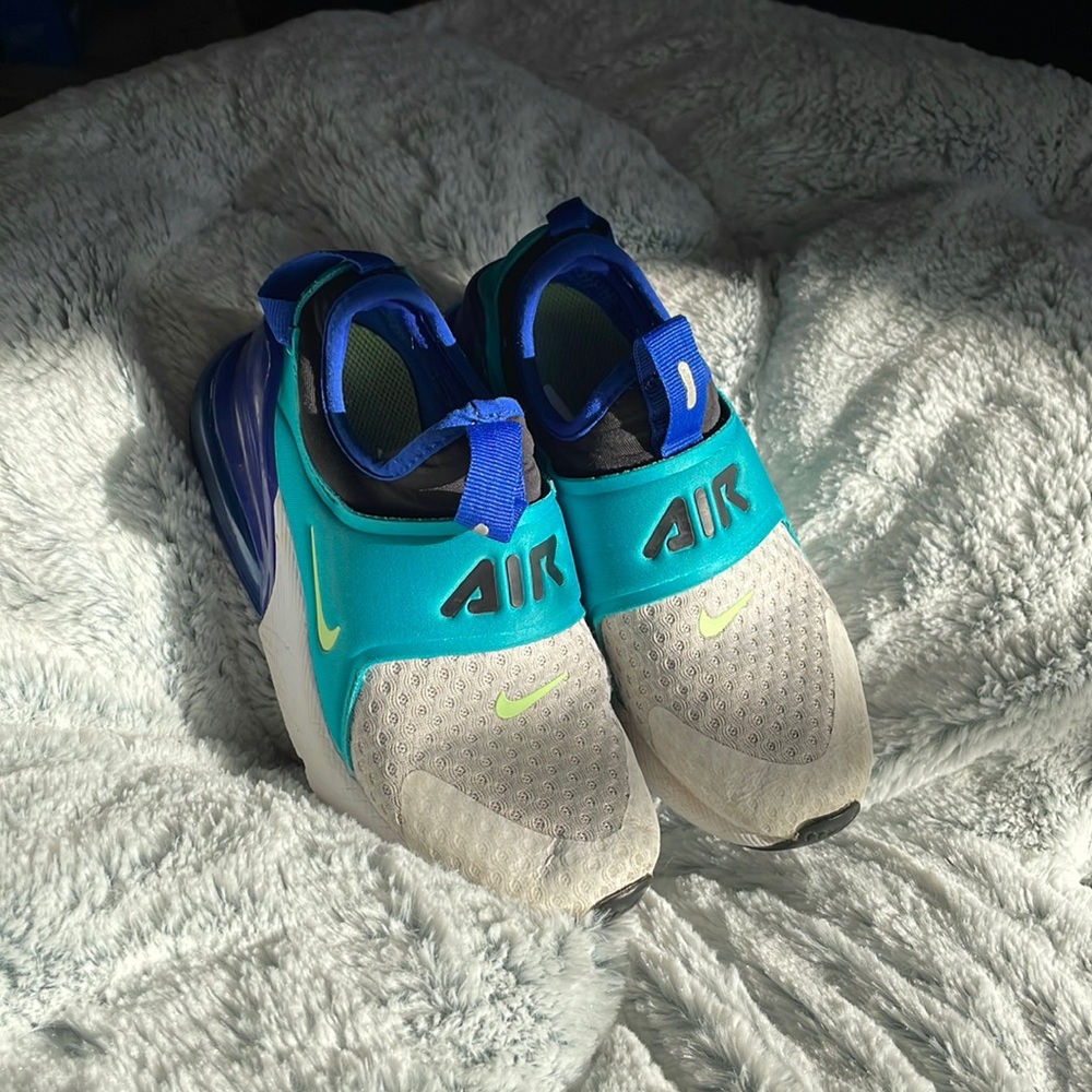 Nike AirMax 270 little kids size 13